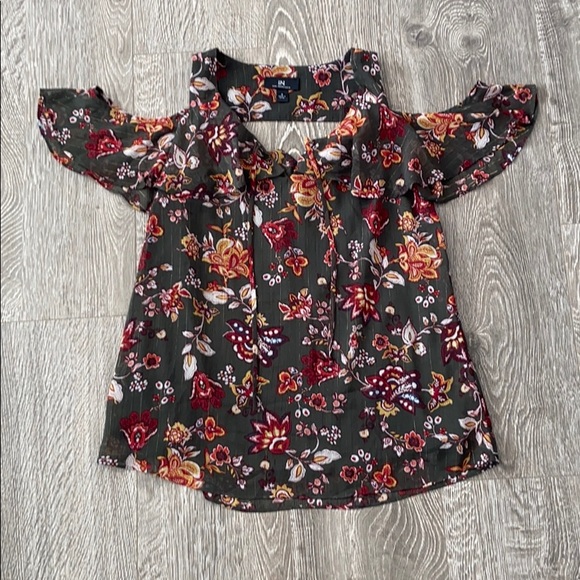 Fancy Floral Top - Picture 1 of 2